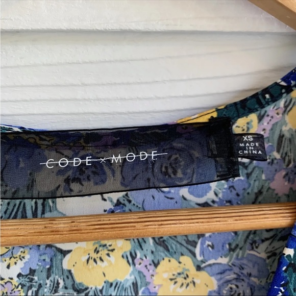 Code x Mode Maxi Blue Floral Dress size XS Puff Sleeves Elastic Waist V-neck - Picture 9 of 12